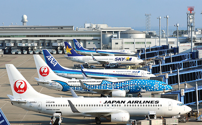 ジンベエジェット(写真手前から2機目)やピカチュウジェット、ナッシージェット宮崎といったオリジナルペイント機も見られたらラッキー